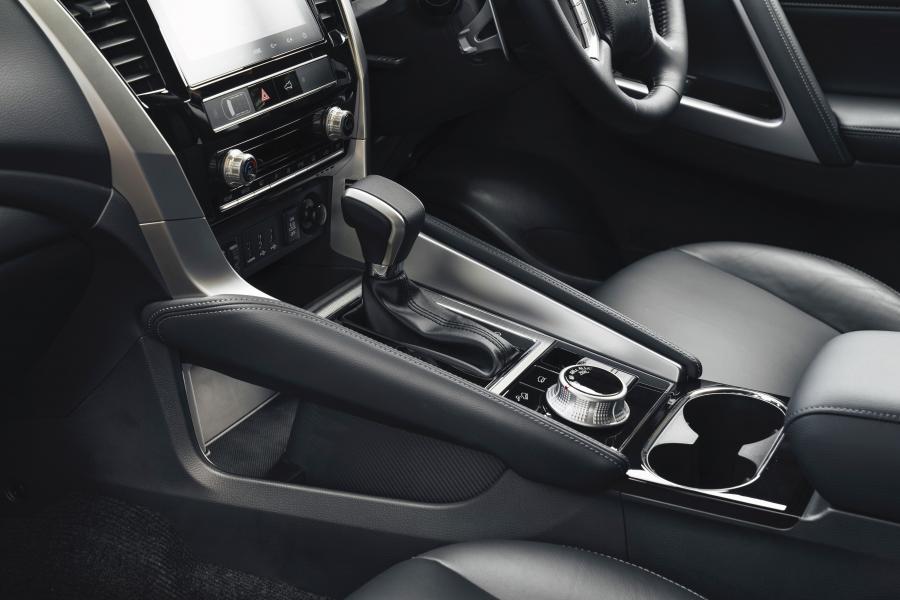 Интерьер Mitsubishi Pajero Sport 2020 года  (AU) (фото 3 из 38)